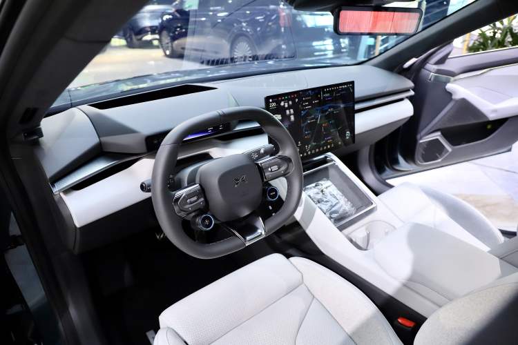 Used XPeng P7 2025 Model—750 All-Wheel-Drive High-Performance Ultra Interior 10