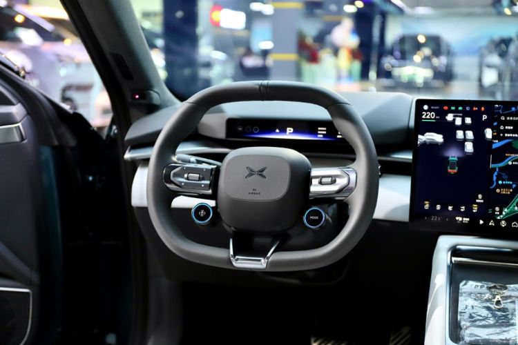 Used XPeng P7 2025 Model—750 All-Wheel-Drive High-Performance Ultra Interior 2