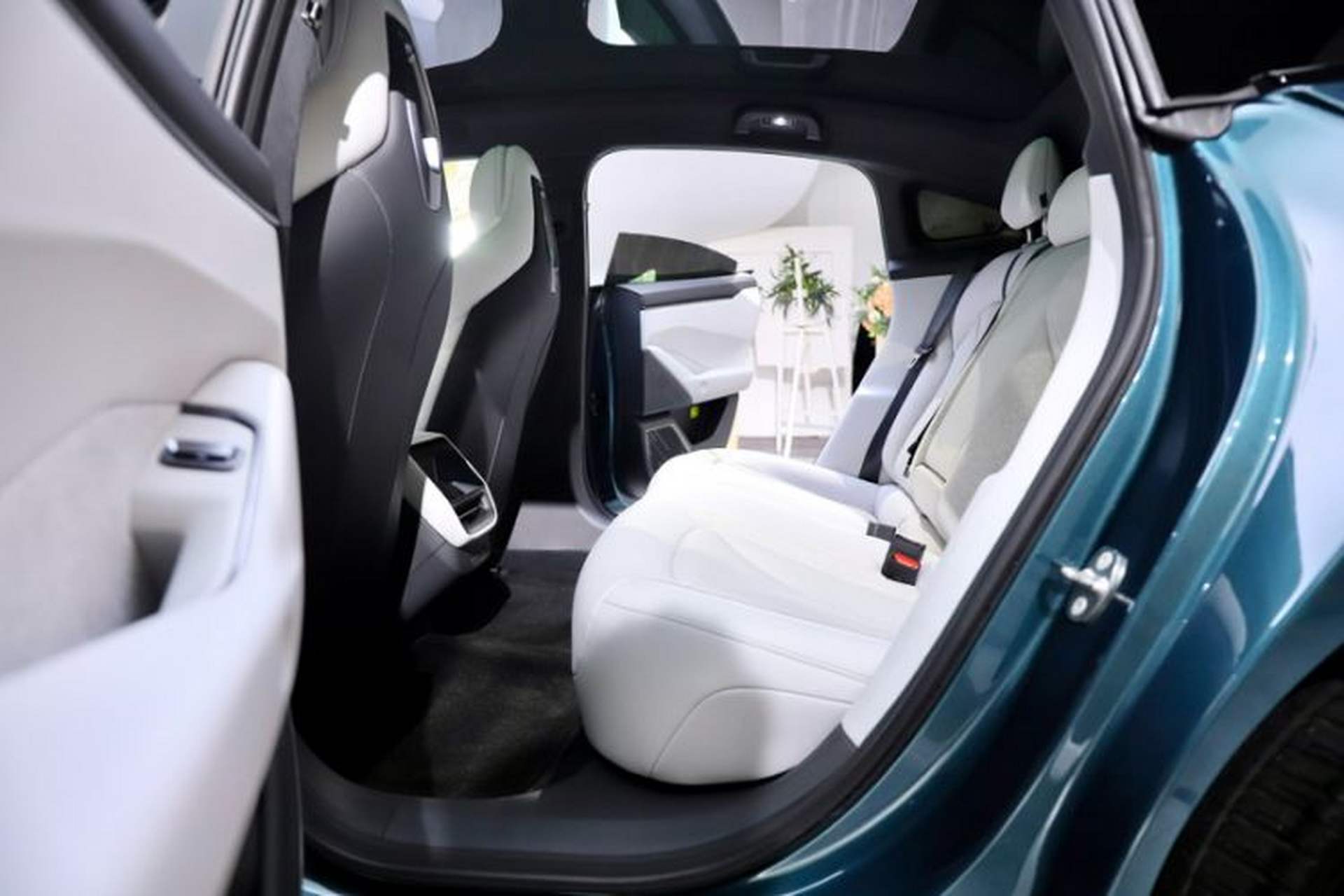 Used XPeng P7 2025 Model—750 All-Wheel-Drive High-Performance Ultra Interior 3