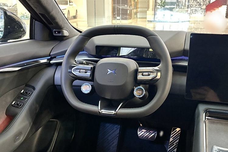 Used XPeng P7 2025 Model—702 Long Range Ultra Interior 3