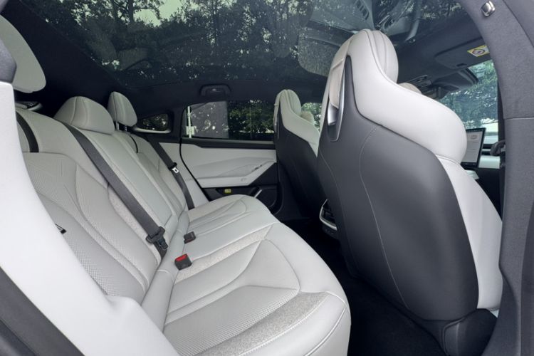 Used XPeng P7 2025 Model—750 All-Wheel-Drive High-Performance Ultra Interior 4