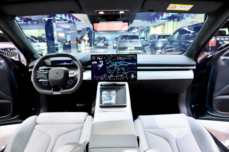 Used XPeng P7 2025 Model—750 All-Wheel-Drive High-Performance Ultra Interior 5