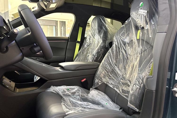 Used XPeng P7 2025 Model—702 Long Range Ultra Interior 5