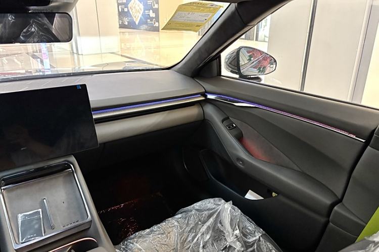 Used XPeng P7 2025 Model—702 Long Range Ultra Interior 8
