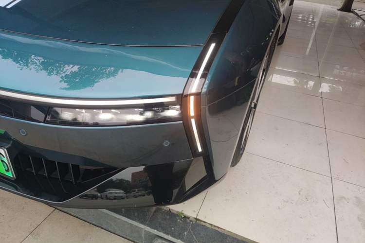 Used XPeng P7 2025 Model—702 Long Range Ultra Left Front Headlight