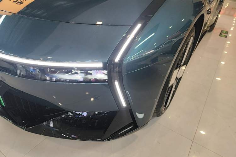 Used XPeng P7 2025 Model—702 Long Range Ultra Left Front Headlight