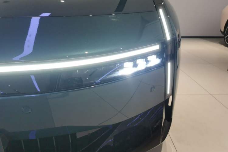 Used XPeng P7 2025 Model—820 Ultra Long Range Ultra Left Front Headlight