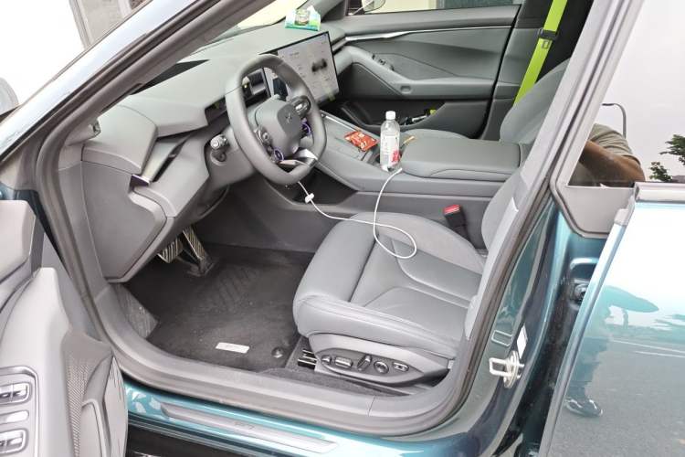 Used XPeng P7 2025 Model—702 Long Range Ultra Left Front Seat