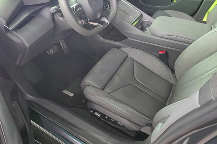 Used XPeng P7 2025 Model—820 Ultra Long Range Ultra Left Front Seat