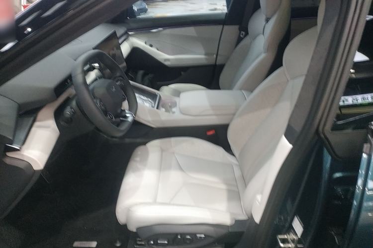Used XPeng P7 2025 Model—750 All-Wheel-Drive High-Performance Ultra Left Front Seat