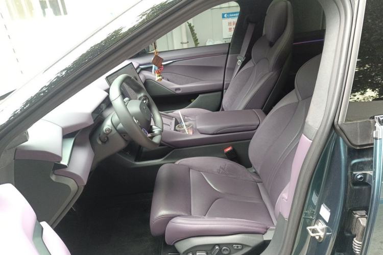 Used XPeng P7 2025 Model—750 All-Wheel-Drive High-Performance Ultra Left Front Seat