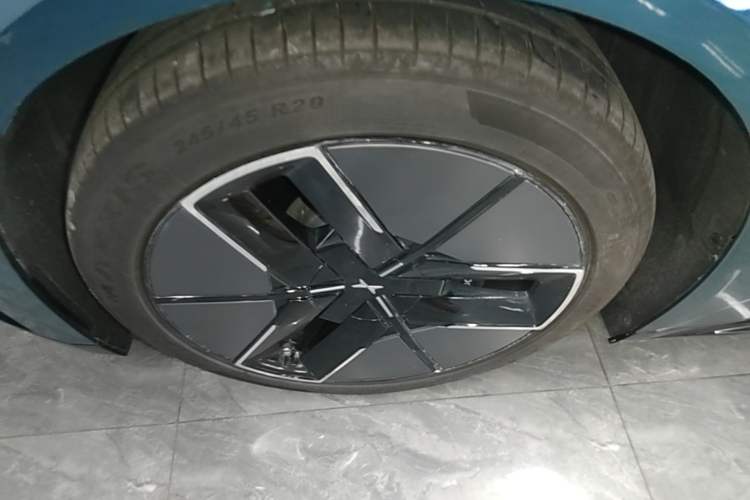 Used XPeng P7 2025 Model—702 Long Range Ultra Left Front Wheel Hub