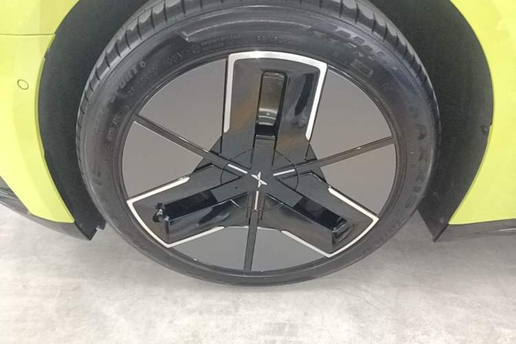 Used XPeng P7 2025 Model—702 Long Range Ultra Left Front Wheel Hub