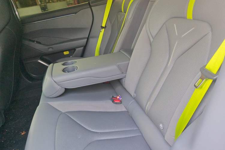 Used XPeng P7 2025 Model—820 Ultra Long Range Ultra Left Rear Seat