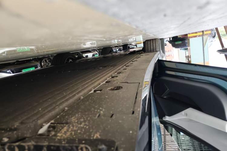 Used XPeng P7 2025 Model—702 Long Range Ultra Left Side Sill