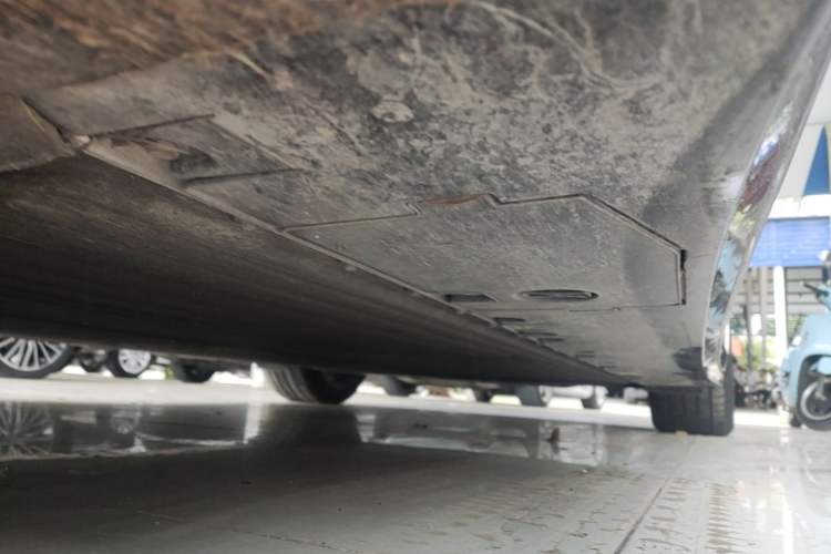 Used XPeng P7 2025 Model—702 Long Range Ultra Left Side Sill