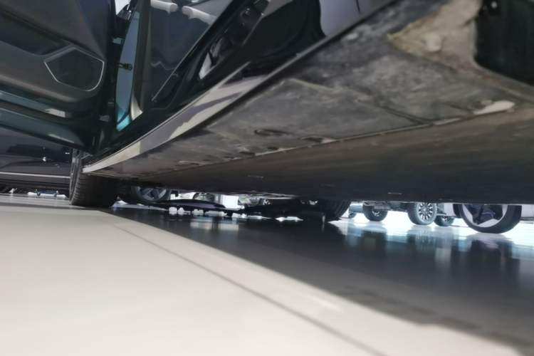 Used XPeng P7 2025 Model—820 Ultra Long Range Ultra Left Side Sill