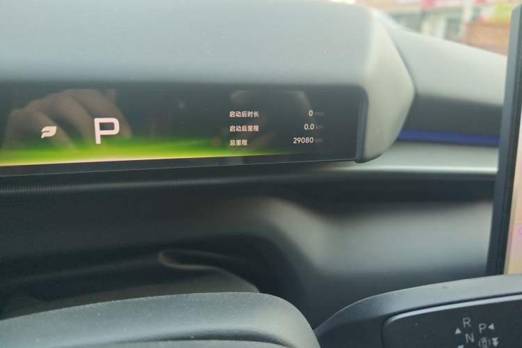 Used XPeng P7 2025 Model—820 Ultra Long Range Ultra Odometer Close Up