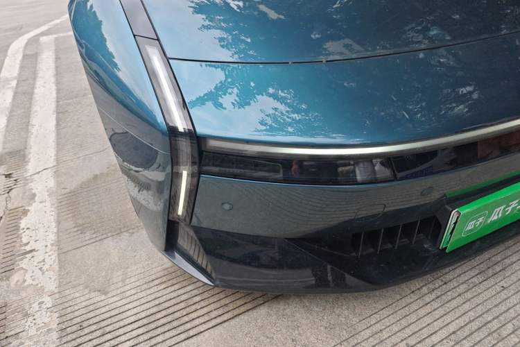 Used XPeng P7 2025 Model—820 Ultra Long Range Ultra Right Front Headlight