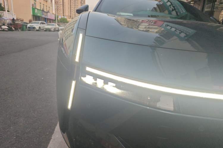 Used XPeng P7 2025 Model—702 Long Range Ultra Right Front Headlight