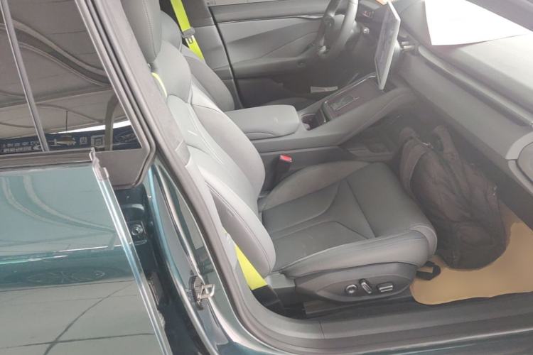 Used XPeng P7 2025 Model—702 Long Range Ultra Right Front Seat