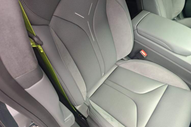 Used XPeng P7 2025 Model—820 Ultra Long Range Ultra Right Front Seat