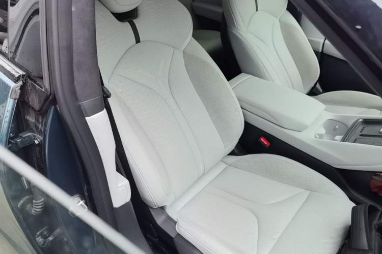 Used XPeng P7 2025 Model—702 Long Range Ultra Right Front Seat