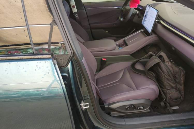 Used XPeng P7 2025 Model—702 Long Range Ultra Right Front Seat