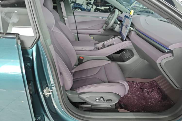 Used XPeng P7 2025 Model—702 Long Range Ultra Right Front Seat
