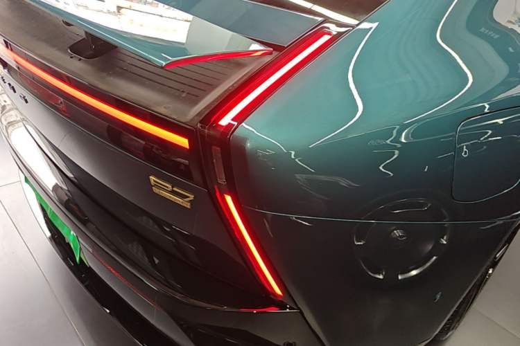 Used XPeng P7 2025 Model—750 All-Wheel-Drive High-Performance Ultra Right Rear Taillight