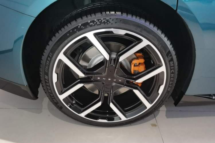 Used XPeng P7 2025 Model—820 Ultra Long Range Ultra Right Rear Wheel Hub