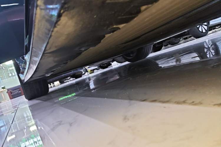 Used XPeng P7 2025 Model—702 Long Range Ultra Right Side Sill