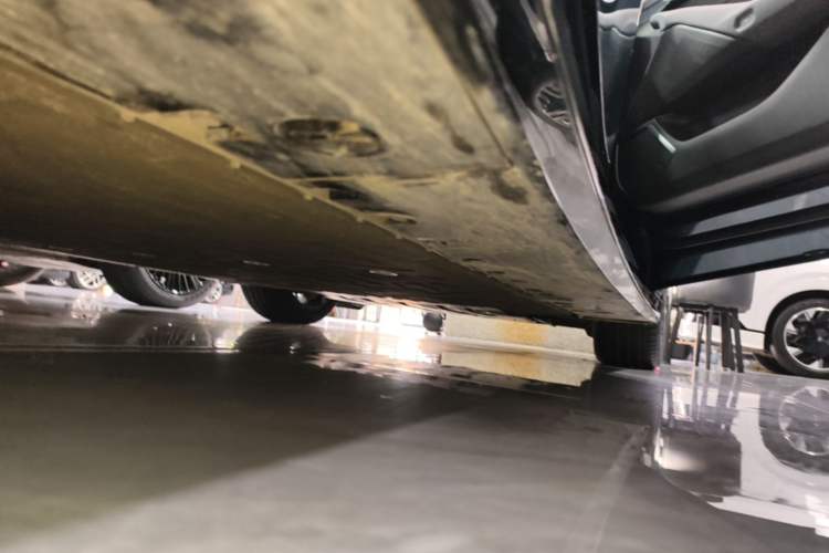 Used XPeng P7 2025 Model—820 Ultra Long Range Ultra Right Side Sill