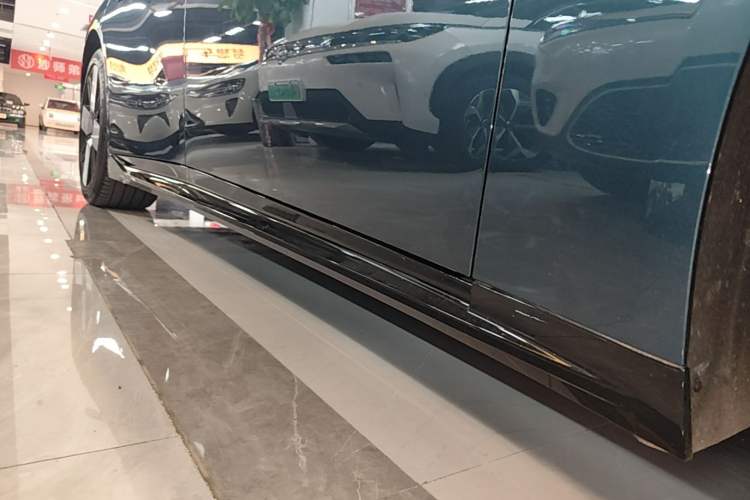 Used XPeng P7 2025 Model—702 Long Range Ultra Right Side Sill