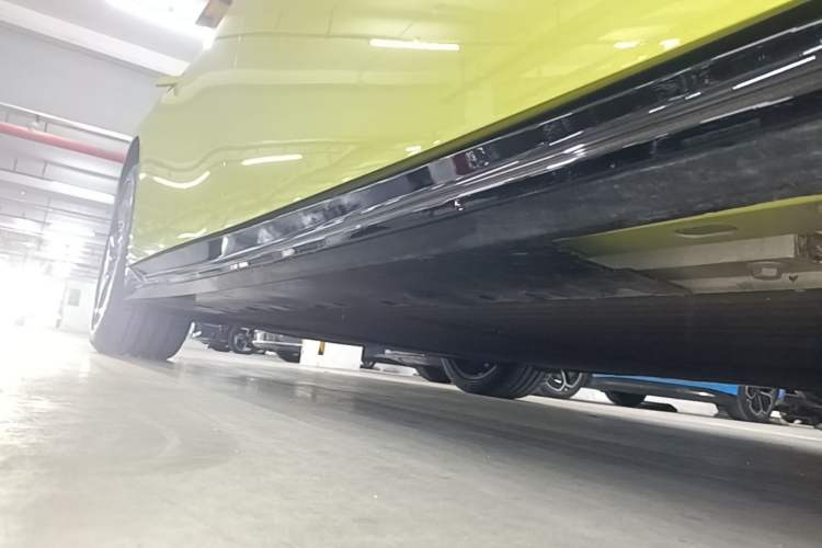 Used XPeng P7 2025 Model—702 Long Range Ultra Right Side Sill