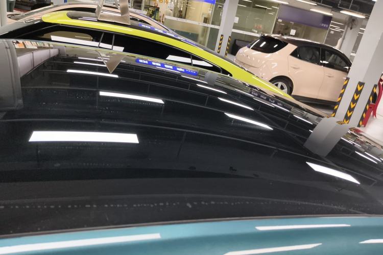 Used XPeng P7 2025 Model—750 All-Wheel-Drive High-Performance Ultra Roof