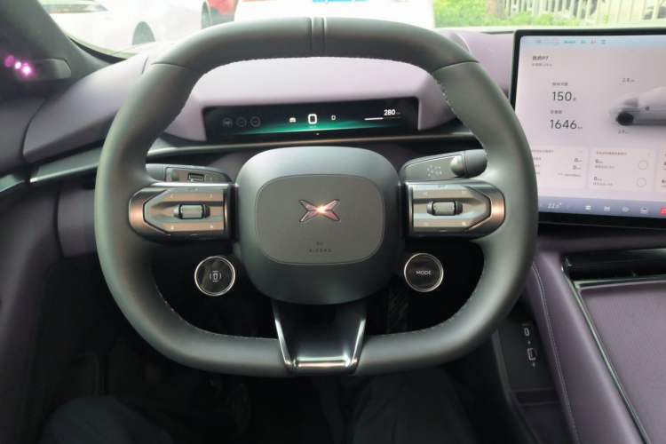 Used XPeng P7 2025 Model—702 Long Range Ultra Steering Wheel