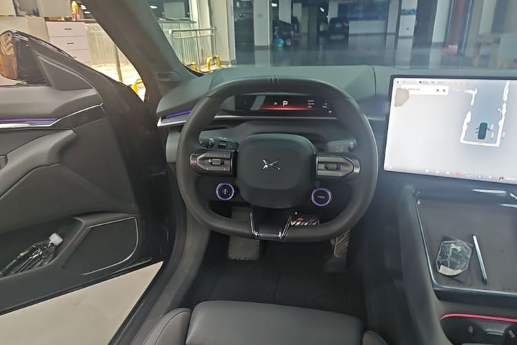 Used XPeng P7 2025 Model—702 Long Range Ultra Steering Wheel