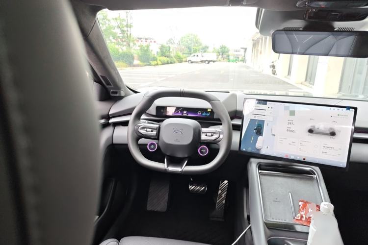 Used XPeng P7 2025 Model—702 Long Range Ultra Steering Wheel