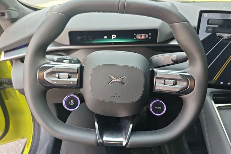 Used XPeng P7 2025 Model—702 Long Range Ultra Steering Wheel