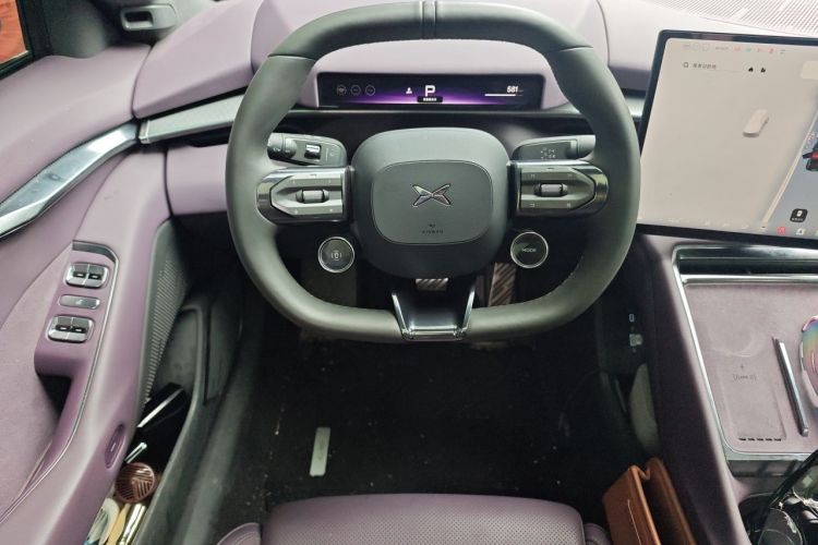Used XPeng P7 2025 Model—820 Ultra Long Range Ultra Steering Wheel