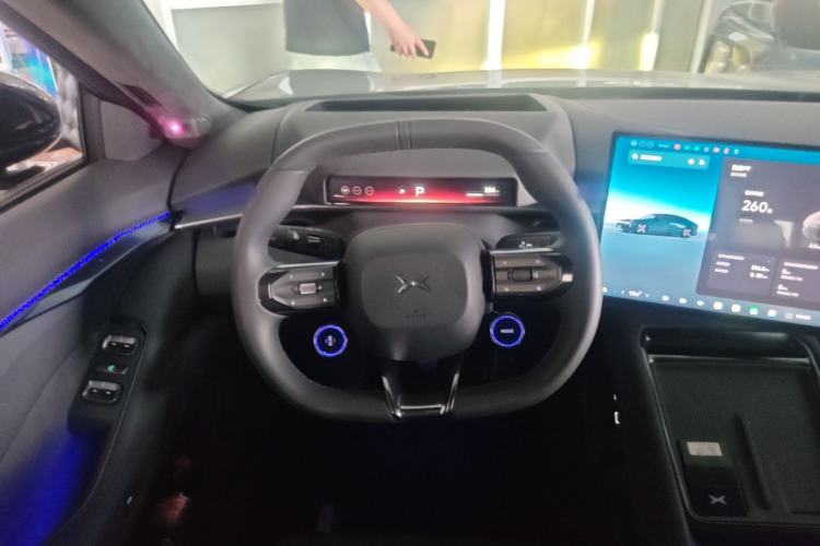 Used XPeng P7 2025 Model—820 Ultra Long Range Ultra Steering Wheel