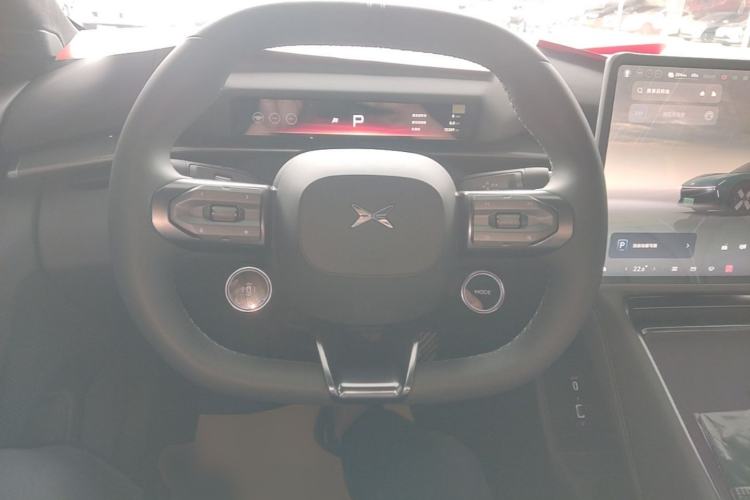 Used XPeng P7 2025 Model—702 Long Range Ultra Steering Wheel