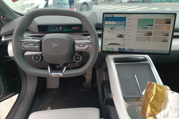 Used XPeng P7 2025 Model—820 Ultra Long Range Ultra Steering Wheel