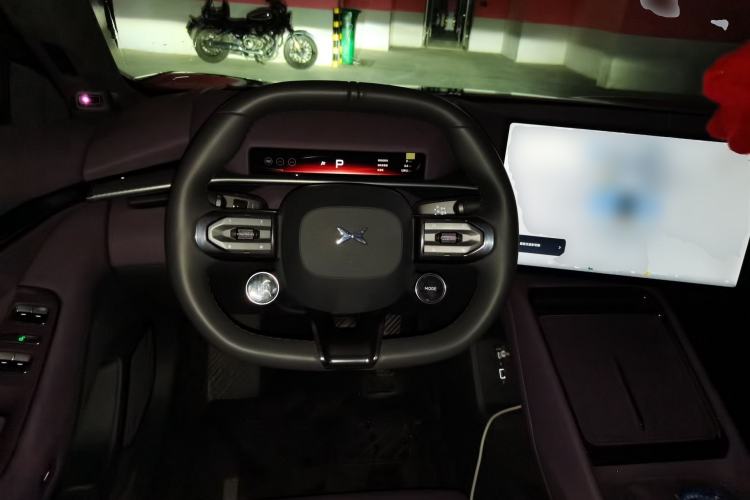 Used XPeng P7 2025 Model—702 Long Range Ultra Steering Wheel