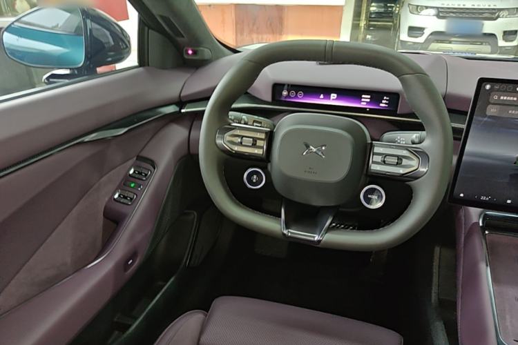 Used XPeng P7 2025 Model—750 All-Wheel-Drive High-Performance Ultra Steering Wheel