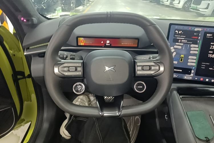 Used XPeng P7 2025 Model—702 Long Range Ultra Steering Wheel