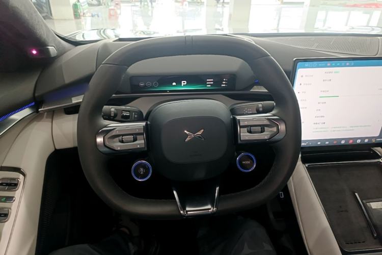 Used XPeng P7 2025 Model—702 Long Range Ultra Steering Wheel
