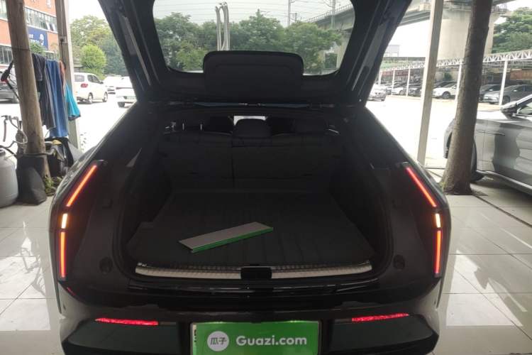 Used XPeng P7 2025 Model—702 Long Range Ultra Trunk