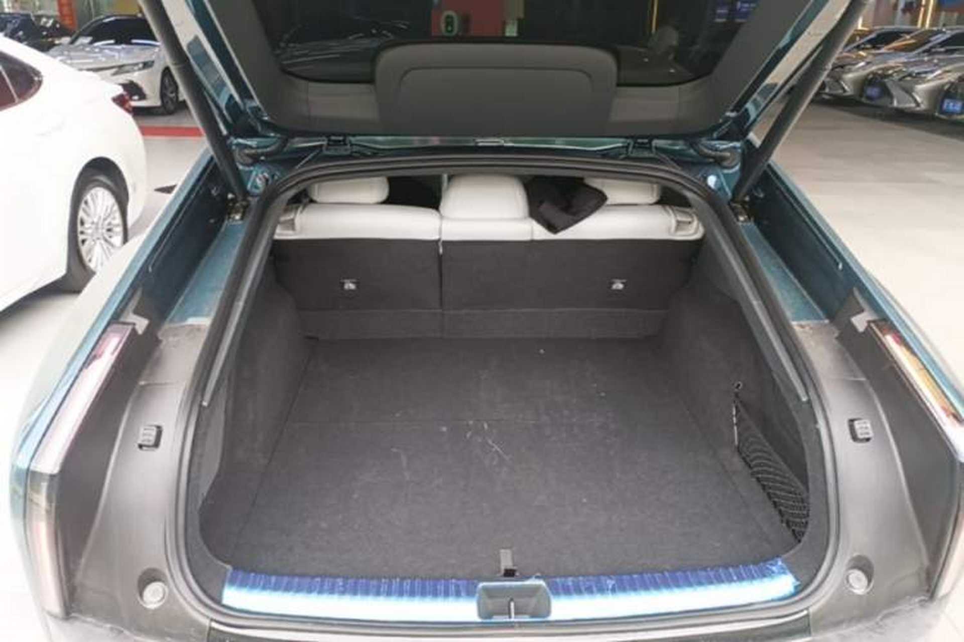 Used XPeng P7 2025 Model—750 All-Wheel-Drive High-Performance Ultra Trunk